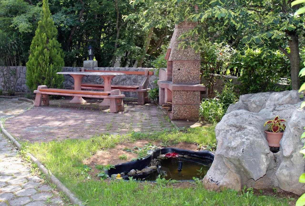 Apartment Njivice 5398H