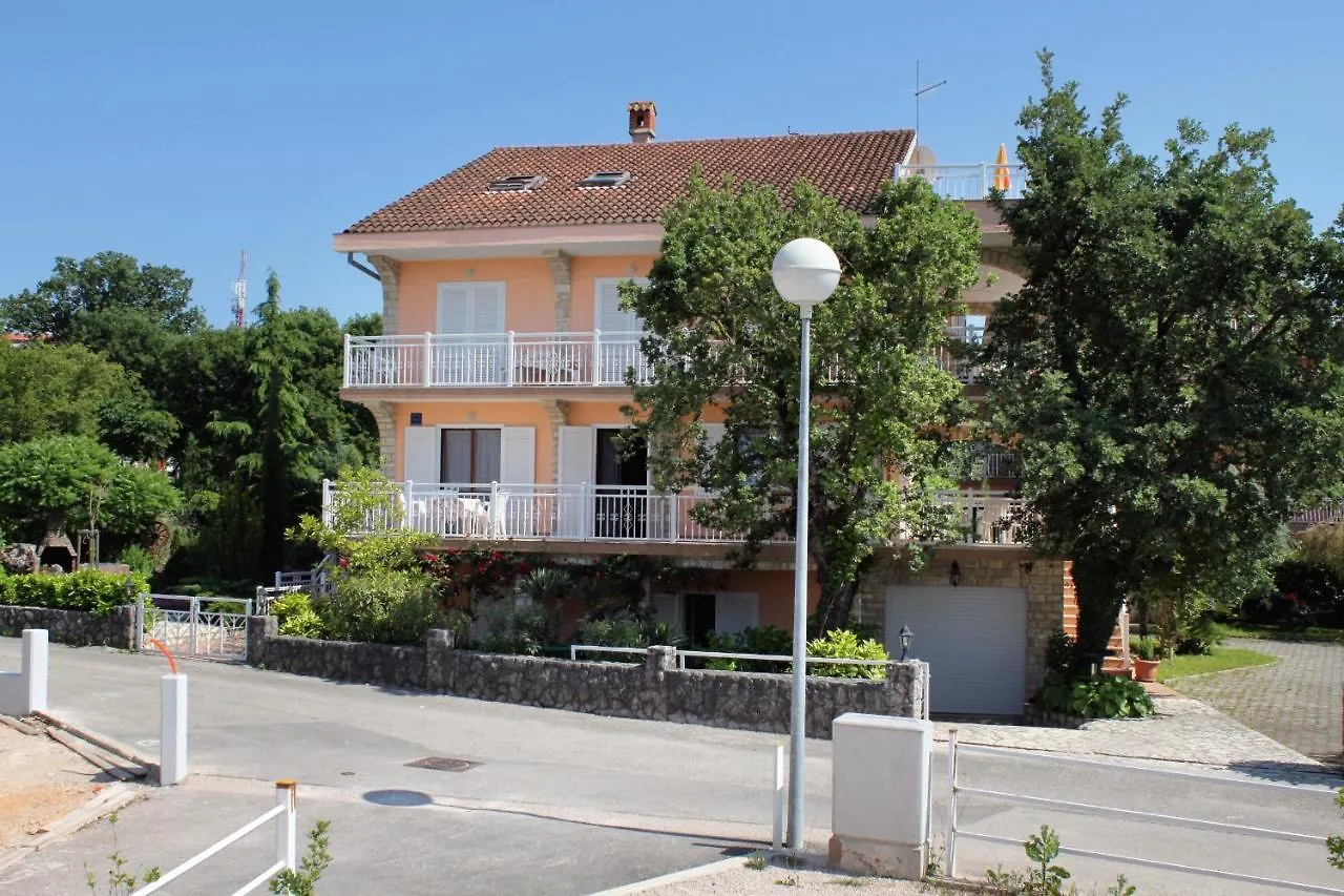 Apartment Njivice 5398H 0*,