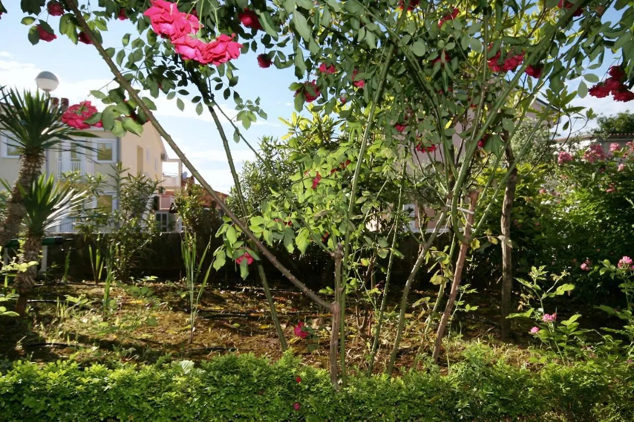 Apartment Njivice 5398H 0*,  Croatia